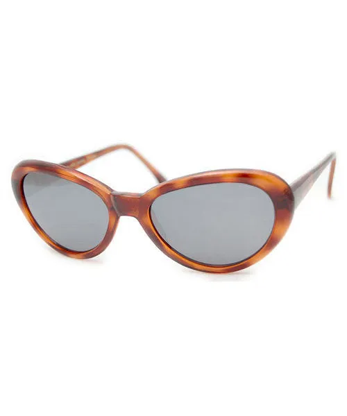 MATINEE Demi Cat-Eye Sunglasses